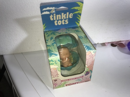 Tomy - Hide-Away Shell